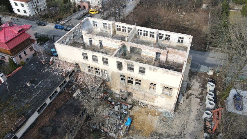 Stary budynek I Liceum Ogólnokształcącego w Olkuszu nadal...