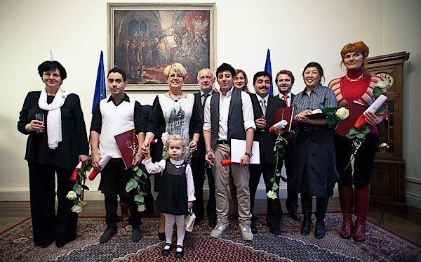 Siedem osób otrzymało od wojewody łódzkiego akty nadania obywatelstwa polskiego.