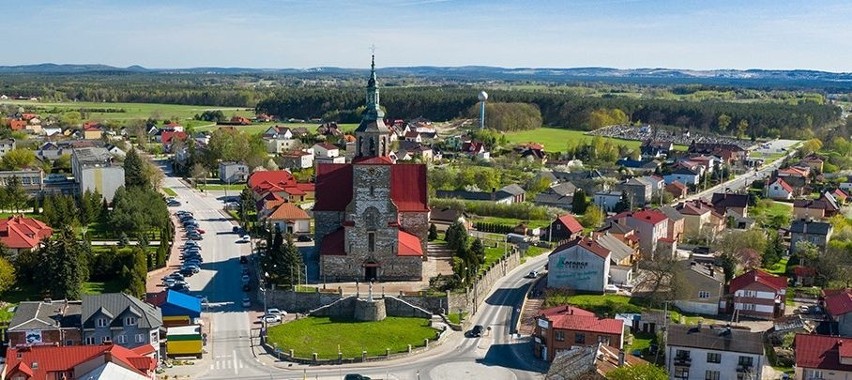 W gminie Łopuszno frekwencja wyniosła 62,01 procent.