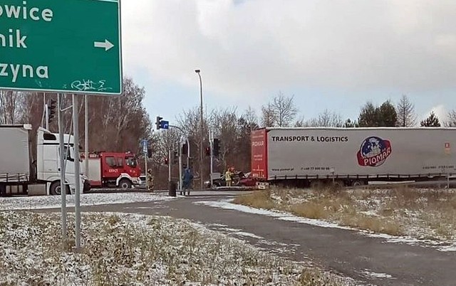 W Żorach zderzyły się dwa samochody osobowe.