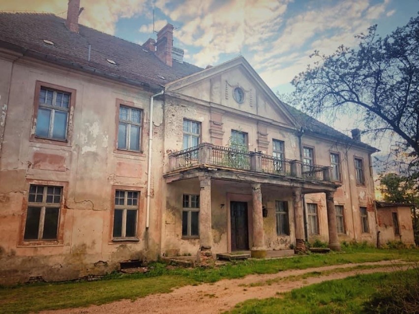 Piękna rezydencja czeka na nowego właściciela....