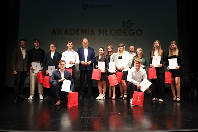 Uczestnicy Akademii Młodego Przedsiębiorcy w Radomsku