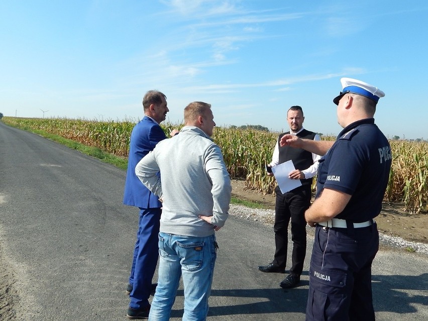 Objechali w gminie Piotków Kujawski przystanki autobusowe. Sprawdzili, czy są bezpieczne