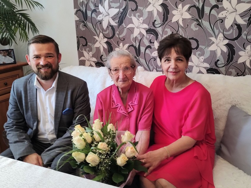 Janina Lechowska, urodzona w Wełeczu, ma 103 lata. Wszystkiego najlepszego!