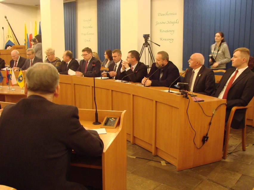Pierwsza sesja Rady Miasta Mysłowice [2014-2018]: Przewodniczący RM już jest. A koalicja? 