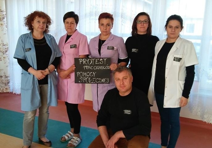 Trwa Czarny Tydzień pracowników socjalnych. W akcję włączyły się też osoby z woj. lubelskiego