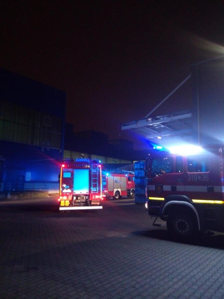 Pożar w hali produkującej części do samochodów przy ulicy Zagnańskiej w Kielcach. Ewakuacja 103 pracowników
