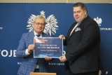 Wsparcie z Rządowego Funduszu Rozwoju Dróg dla Kluczborka i Reńskiej Wsi. Wojewoda opolski podpisał umowy z włodarzami gmin