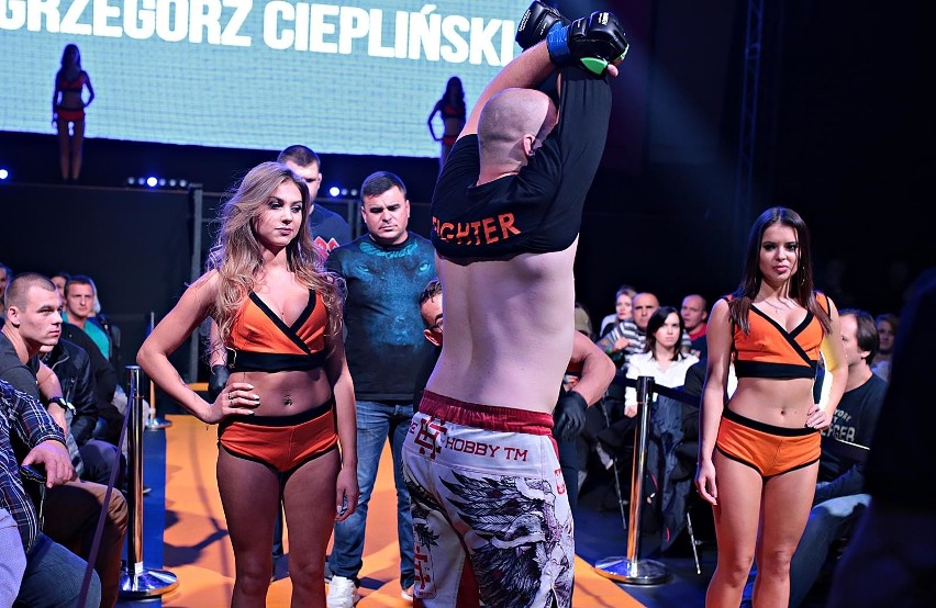 Kraków. Wieczór Walk R8 - zobacz piękne ring girls! 