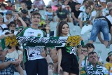 Kibice na meczu Włókniarz - Stal Gorzów. Kilka tysięcy fanów wspierało "biało-zielonych" w meczu z silnymi gorzowianami