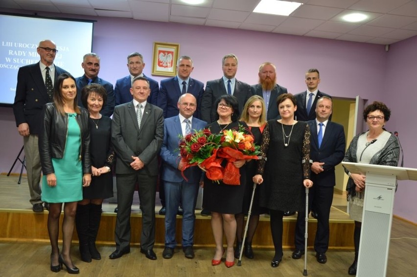 Pożegnanie z samorządem. Ostatnia sesja rady miejskiej w Suchedniowie (dużo zdjęć)