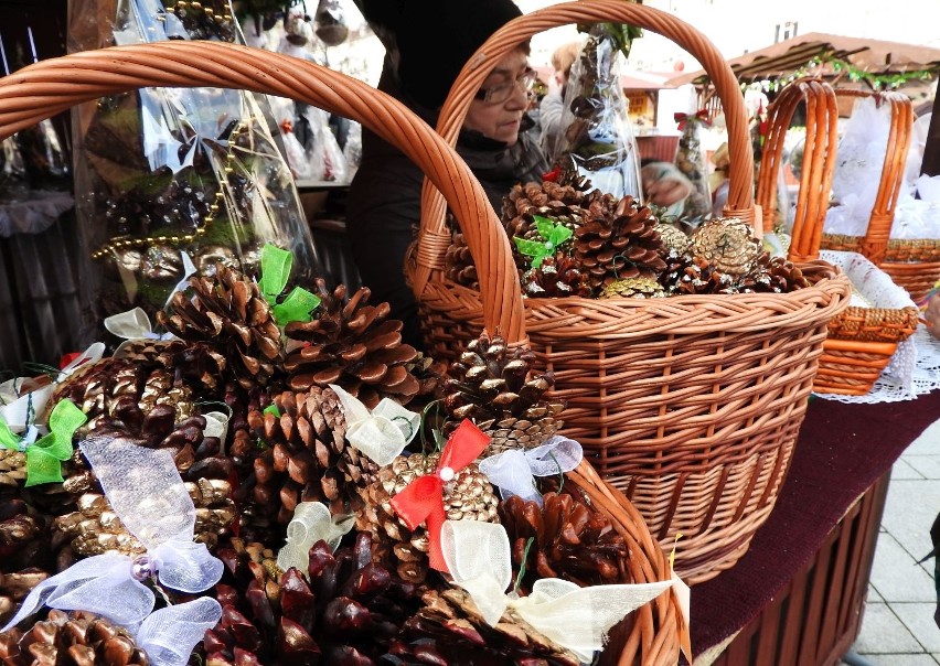 Rynek Kościuszki. Jarmark Świąteczny przed ratuszem (zdjęcia, wideo)