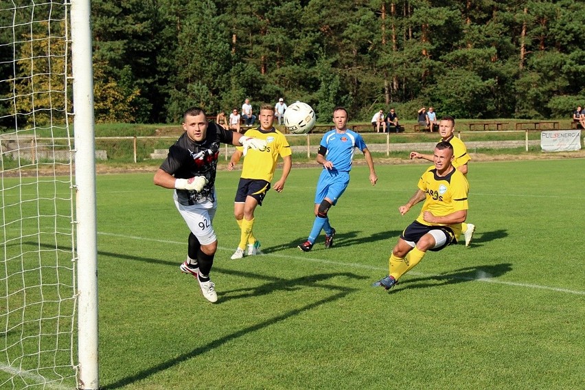 Orlicz Suchedniów wymęczył zwycięstwo w meczu z GKS-em Rudki na inaugurację piłkarskiej świętokrzyskiej klasy okręgowej