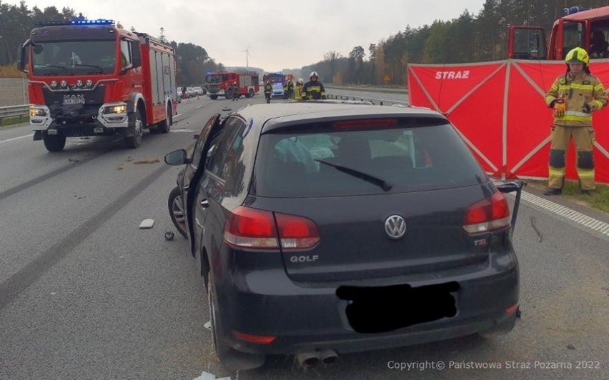 Śmiertelny wypadek na autostradzie A1 między Radomskiem a Kamieńskiem. Informacje policji 1.11.2022