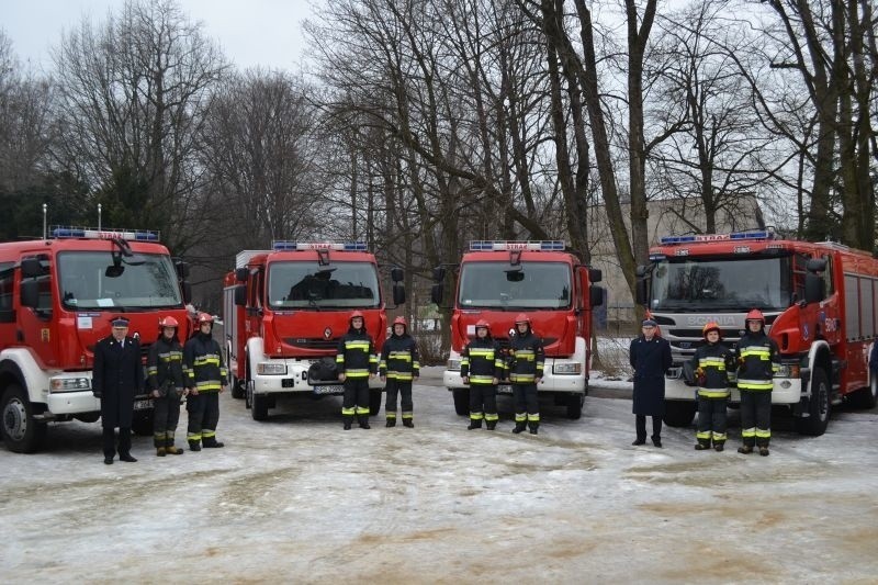 Nowe samochody strażackie otrzymały m.in. jednostki z...