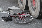 Dramat przy rondzie w Tarnobrzegu – rowerzysta zginął pod kołami zestawu ciężarowego (zdjęcia)