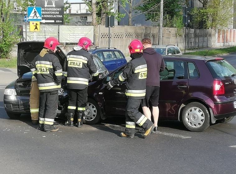 Groźny wypadek na Polesiu. Zderzyły się dwa samochody ZDJĘCIA