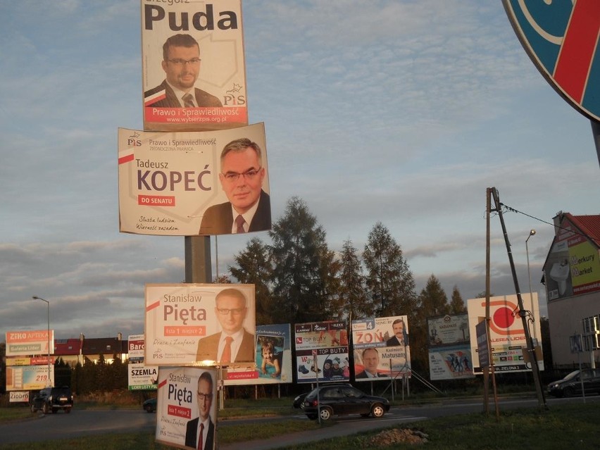 Plakaty wyborcze w Żywcu są praktycznie wszędzie [ZDJĘCIA]