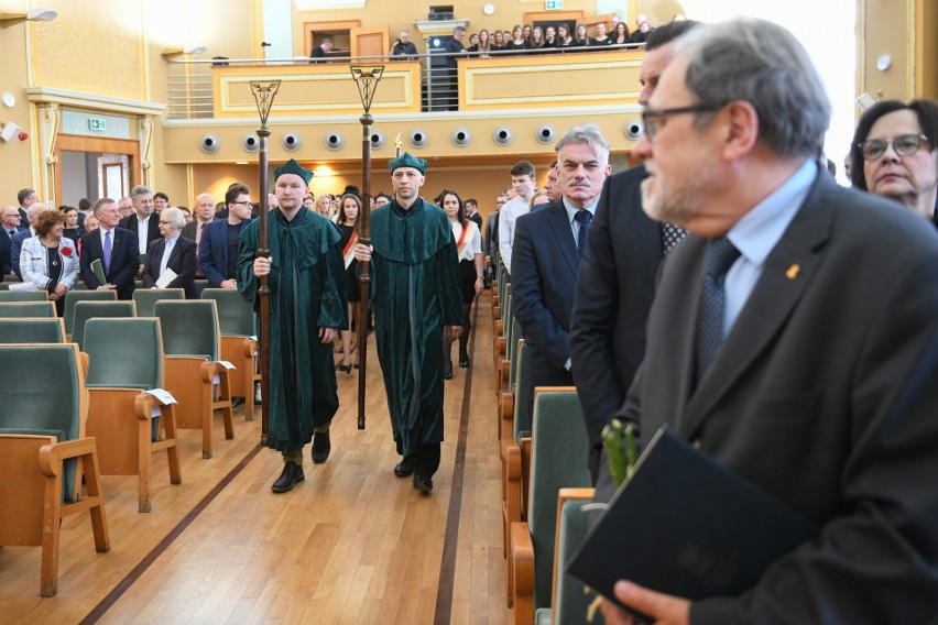 Uroczystość wręczenia profesorowi Porterowi dyplomu Doktora...