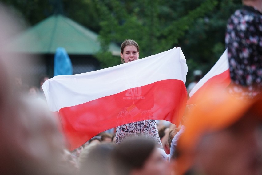 Papież w oknie: Proszę, dziękuję, przepraszam - kluczem do życia małżeńskiego