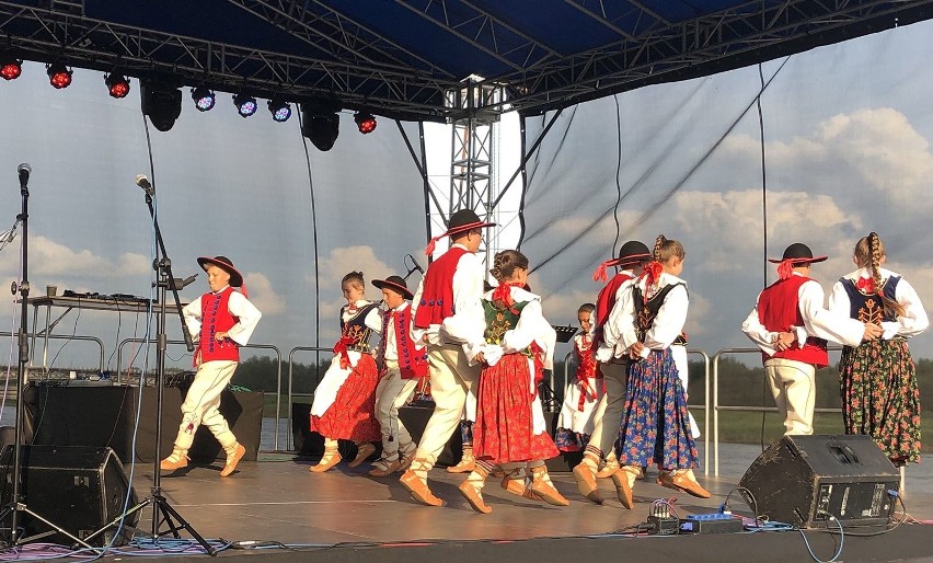Cuda Wianki 2019 w Sandomierzu. Taniec, muzyka i świetna zabawa na nadwiślańskim bulwarze (ZDJĘCIA)