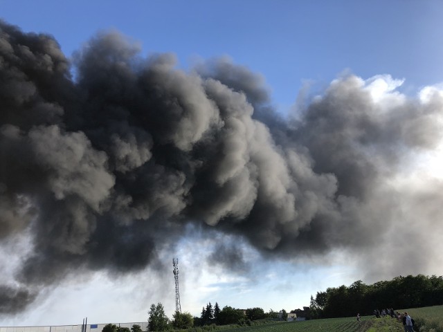 Pożar odpadów w Piekarach Śląskich