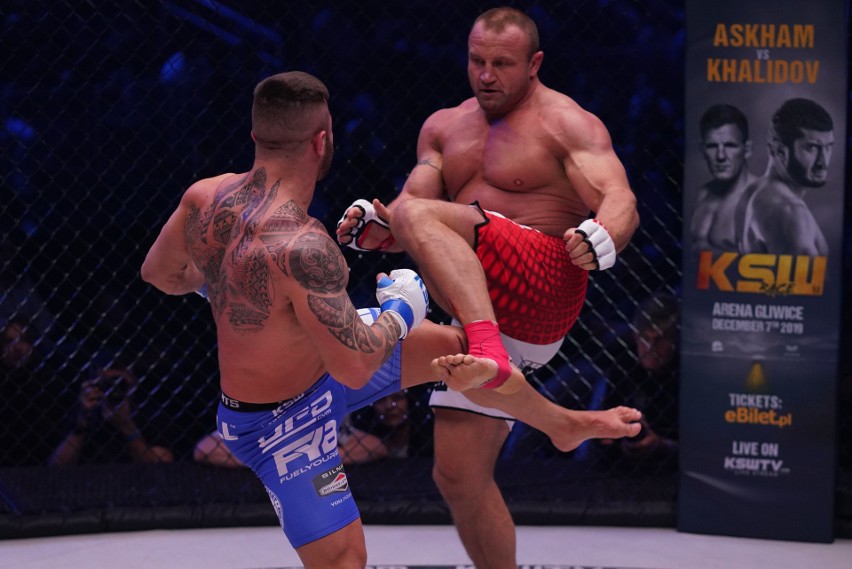 KSW 51. Mariusz Pudzianowski tanio skóry nie sprzedał. Mimo problemów pokonał Erko Juna [RELACJA, ZDJĘCIA, WIDEO, WYNIKI]