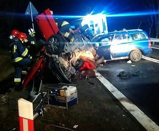 Śmiertelny wypadek pod Środą Śląską. Dwie osoby zginęły, trzy są ranne