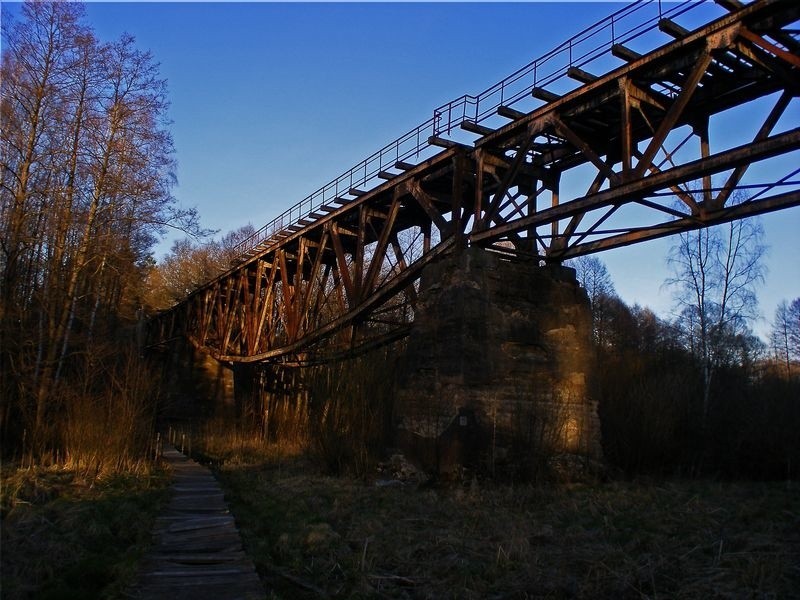 76. Czerwony Most nad rzeką Grabową koło Polanowa