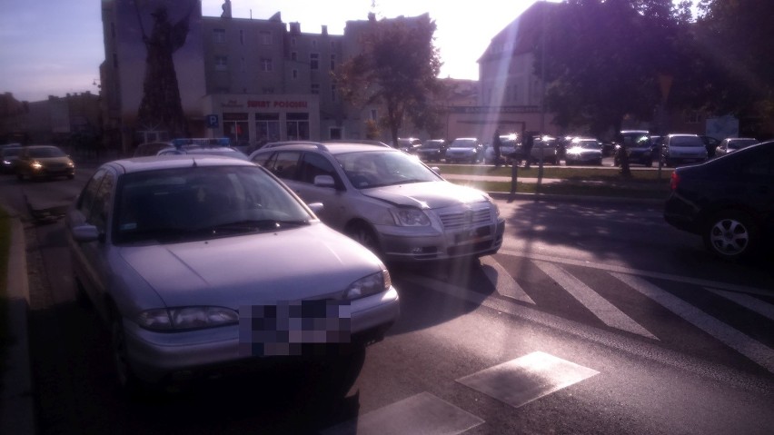 Wypadek w centrum Szczecinka. Jedna osoba w szpitalu 