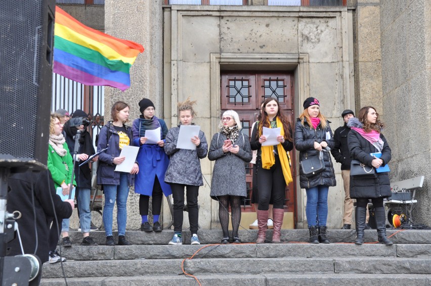Kobiety przeszły ulicami Krakowa upominając się o swoje prawa i domagając równouprawnienia [ZDJĘCIA]