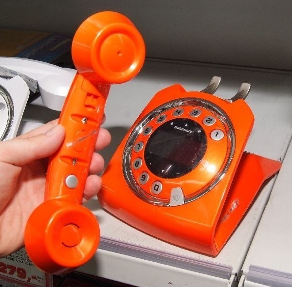 Telefony dla seniorów i... firm. Kto kupuje aparaty stacjonarne? | Express  Ilustrowany