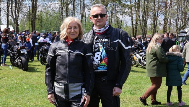 Arkadiusz Sulima jest wielkim fanem motoryzacji, a w szczególności motocykli. Na zdjęciu z żoną Edytą. Więcej na kolejnych zdjęciach.