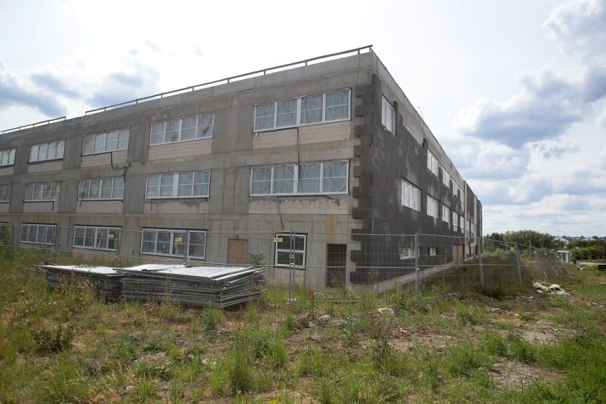Szkoła na szczecińskim Warszewie czeka na zakończenie budowy. Trzy firmy zgłosiły się do przetargu