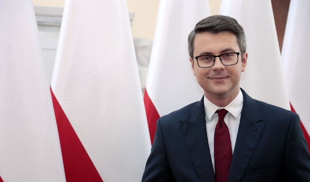 Temat współpracy z innymi krajami nie jest zamknięty, ponieważ w Polsce planujemy budowę kilku elektrowni - mówi i.pl rzecznik rządu.
