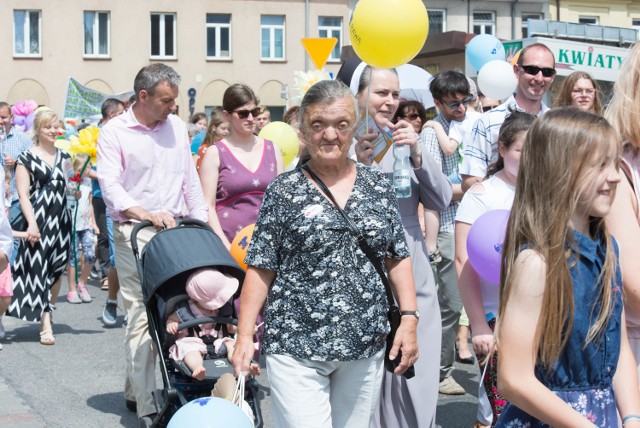 W niedzielę, 16 czerwca odbył się w Rawie Mazowieckiej Marsz dla Życia i rodziny. Wzięło w nim udział wielu mieszkańców miasta.