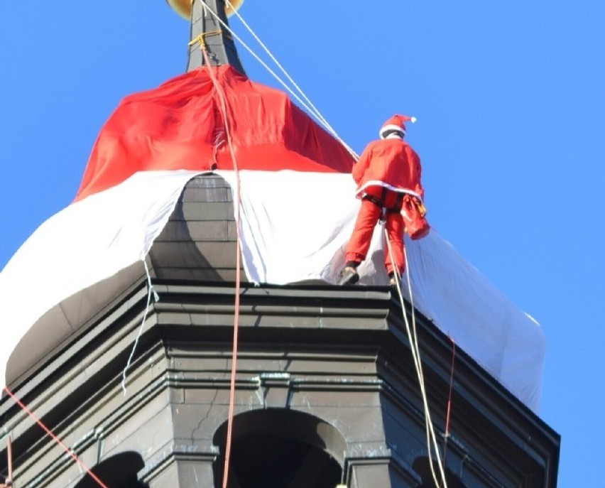 Ratuszowa wieża będzie świątecznie przystrojona