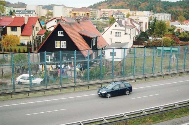 W styczniu sąd zdecyduje, kto odpowiada za utrzymanie ekranów