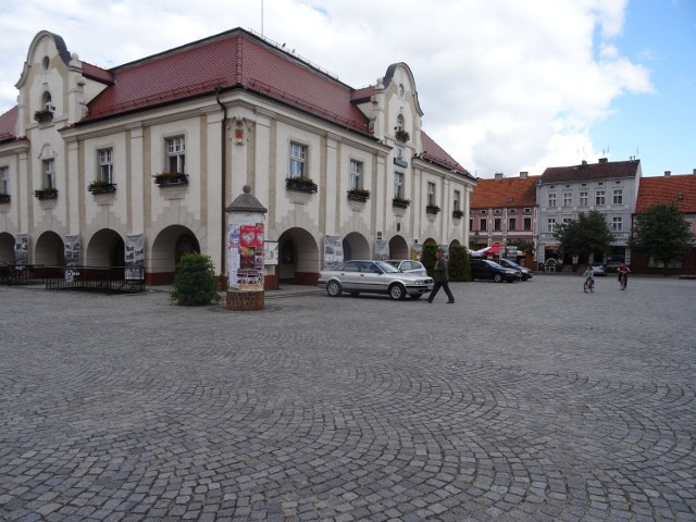 Rynek w Jarocinie: Rynek z samochodami czy bez samochodów?