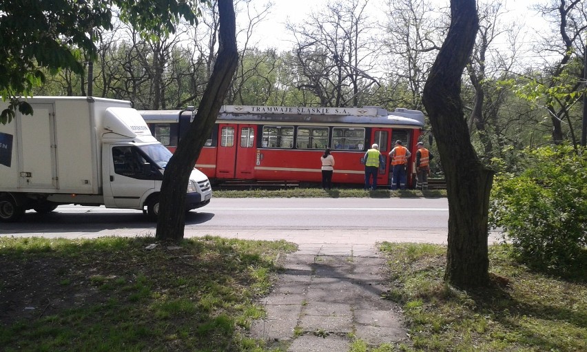 Sosnowiec: w Milowicach wykoleił się tramwaj linii nr 26 ZDJĘCIA