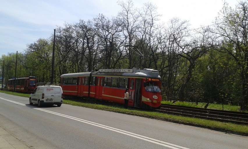 Sosnowiec: w Milowicach wykoleił się tramwaj linii nr 26 ZDJĘCIA
