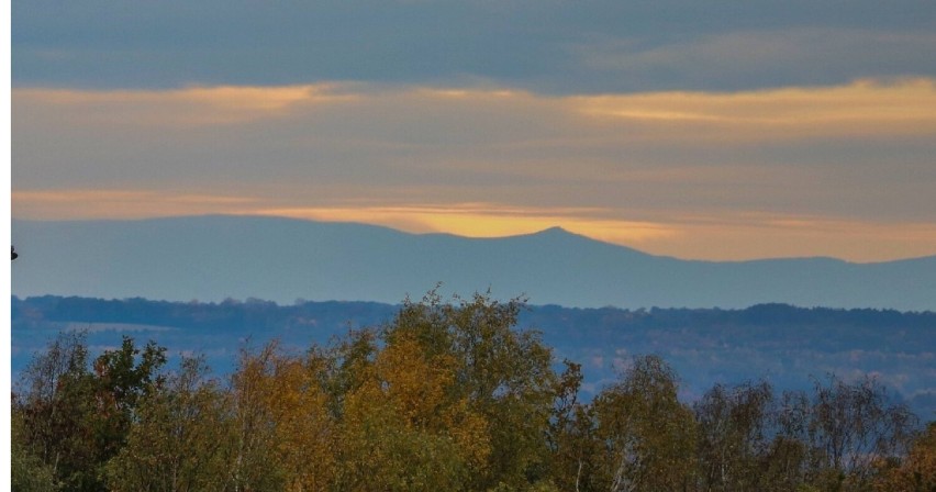 Karkonosze i Góry Izerskie widziane z Zielonej Góry