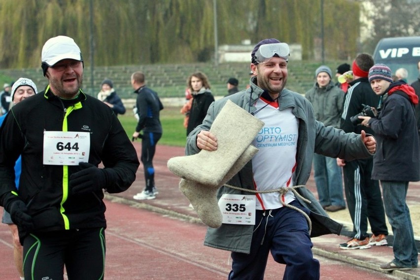 Biegacze pokonali &quot;Drugą Dychę do Maratonu&quot; (ZDJĘCIA)