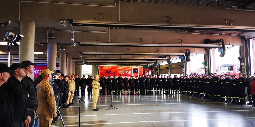 Polscy strażacy wrócili do kraju. W Katowicach powitano 143 ratowników, którzy gasili pożary w Grecji. Za nimi tygodnie ciężkiej pracy