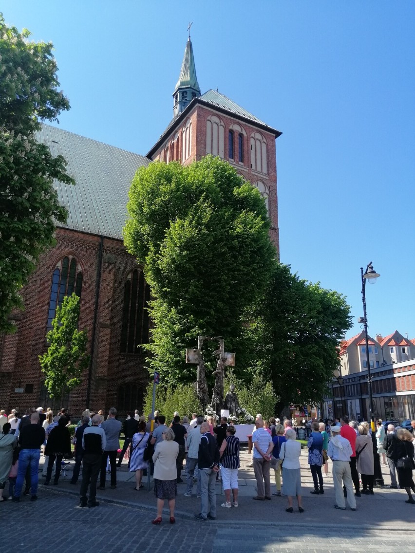 Boże Ciało w Kołobrzegu. Przez centrum kurortu przeszło w procesji ok. 5 tys. osób