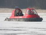 Poduszkowiec - jedyny ratunek na Zalewie Sulejowskim [ZDJĘCIA]