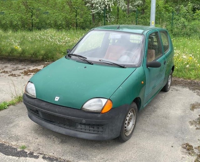 Na przetarg AMW trafił m.in. fiat seicento z 1998 r. Cena wywoławcza - 500 zł