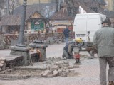 Zakopane: ruszył remont zdewastowanych Krupówek