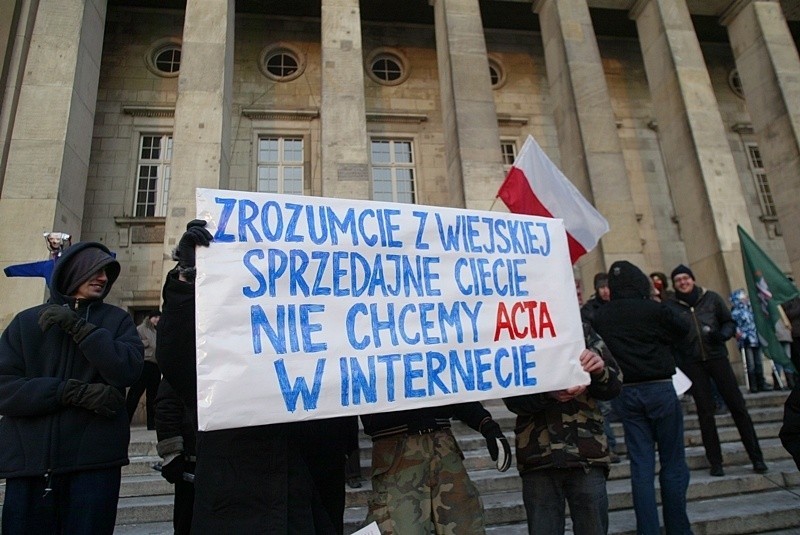 Wrocławska manifestacja przeciwko ACTA (ZDJĘCIA)