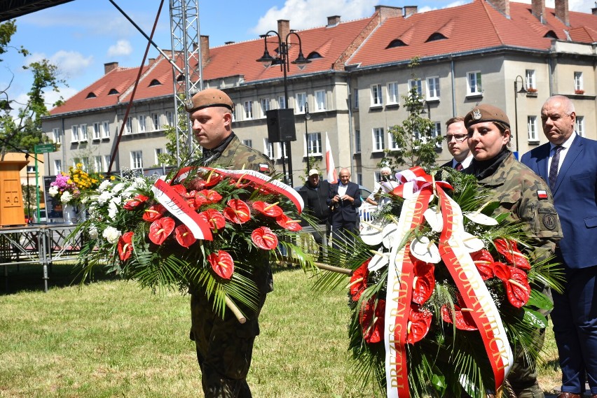 Minister Jacek Sasin podczas uroczystości w Chełmie złożył...